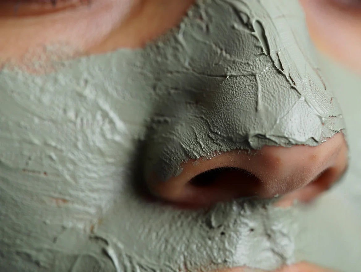 Honey dripping - natural hydration ingredient for dry skin with Fuller's Earth clay masks